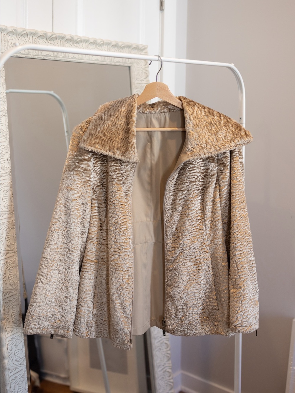 Jones New York Cream/Tan Teddy Jacket with Wide Collar